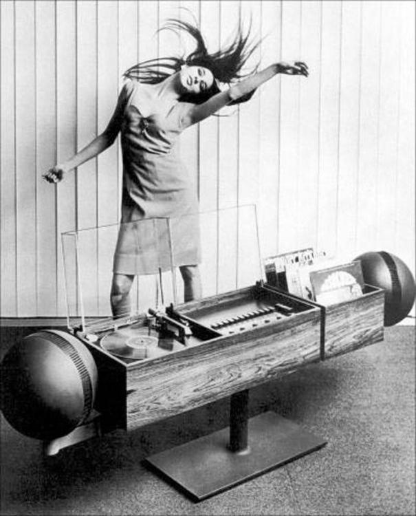 Advertising photo Young Woman dancing to the Clairtone 7002 G2 1968.jpg