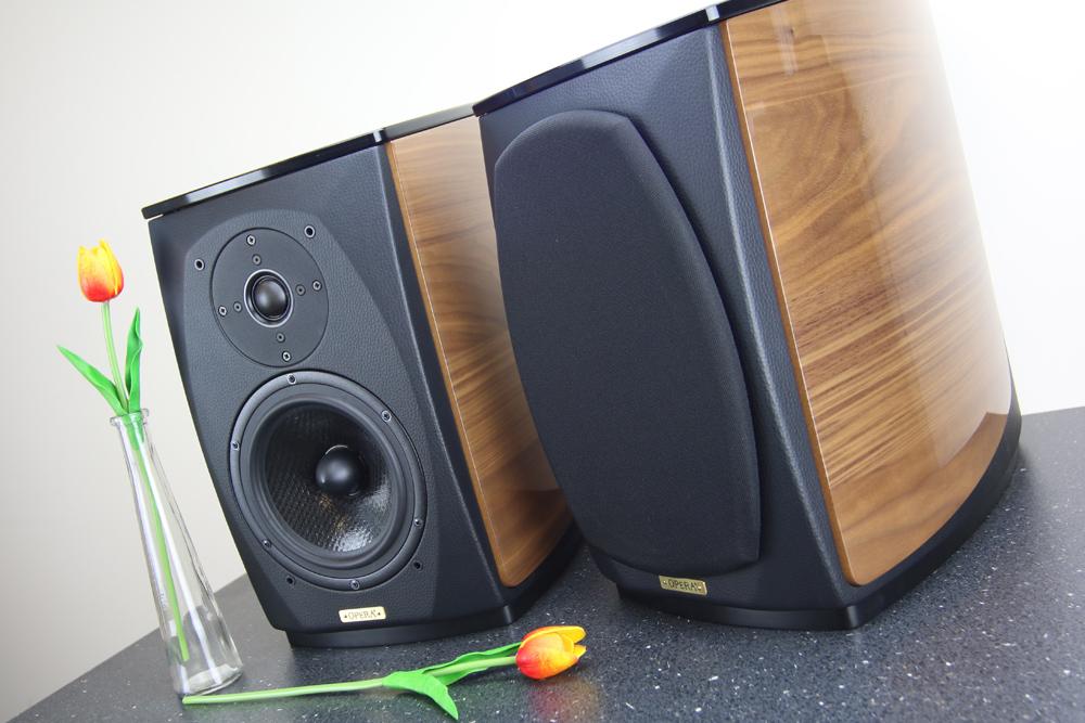 Opera-Callas-Bookshelf-Speaker.jpg.ee53f3b10725d03737df163377f3970d.jpg