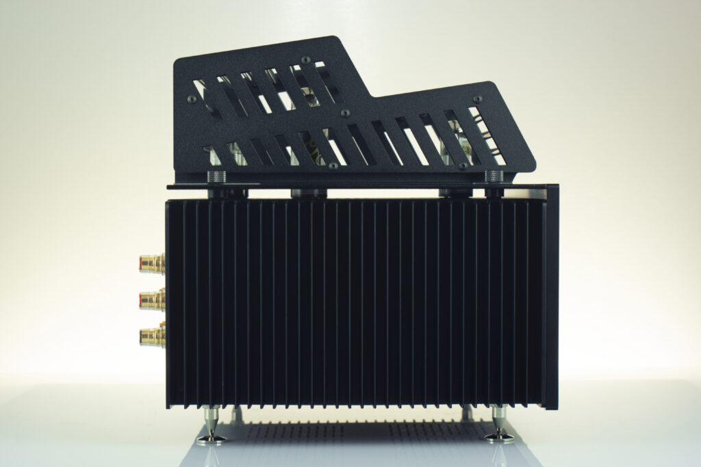 BonaWatt_Triton_Integrated_Amplifier_review_matej_isak_mono_and_stereo_2024_high_end_audiophile_luxury_audio_music_00001-1024x683.jpg